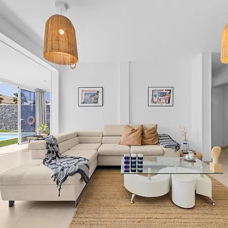 Gara * Коста Бланка